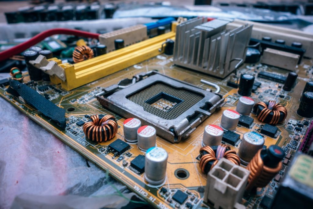 blur capacitors chip